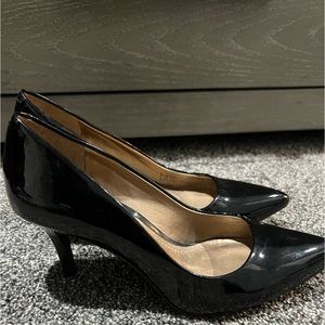 BCBG Black Pumps